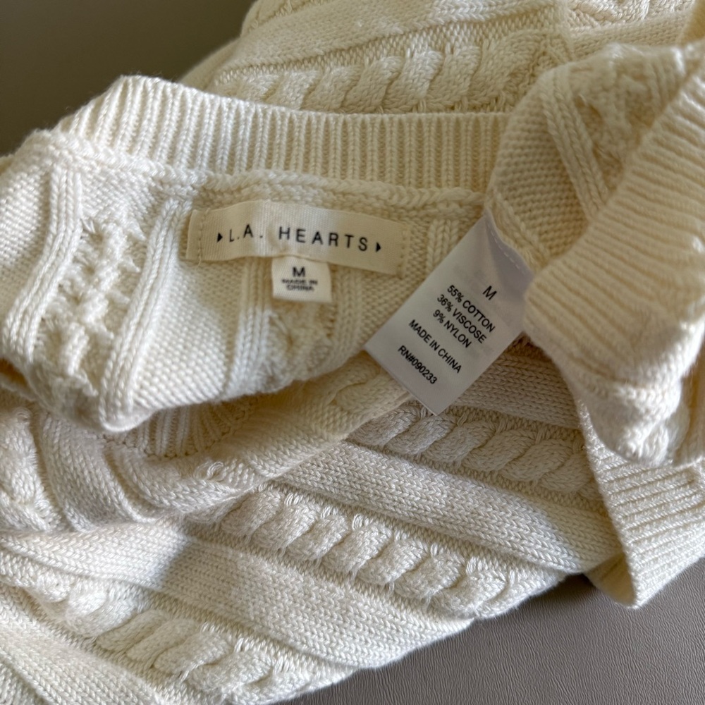 La Hearts Sweater - Picture 4 of 4